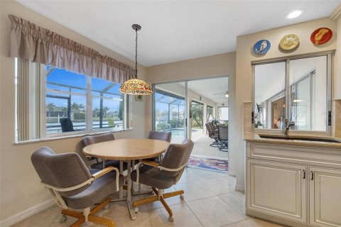 Villa ou maison à vendre à Punta Gorda, Floride: 3 chambres, 161.65 m2 № 1105214 - photo 8