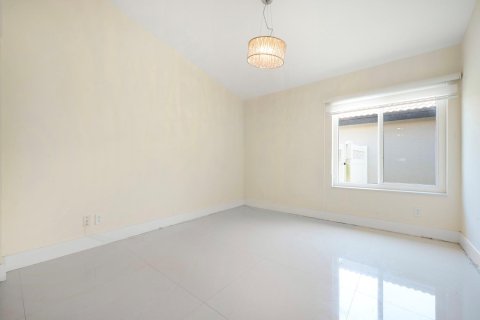 Casa en venta en Pembroke Pines, Florida, 3 dormitorios, 160.81 m2 № 1177130 - foto 9