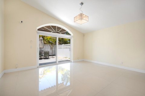 Casa en venta en Pembroke Pines, Florida, 3 dormitorios, 160.81 m2 № 1177130 - foto 10