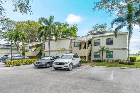 Copropriété à vendre à Palm Beach Gardens, Floride: 2 chambres, 92.9 m2 № 948949 - photo 1