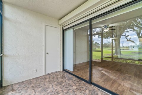 Condo in Palm Beach Gardens, Florida, 2 bedrooms  № 948949 - photo 4