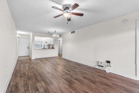 Condo in Palm Beach Gardens, Florida, 2 bedrooms  № 948949 - photo 17