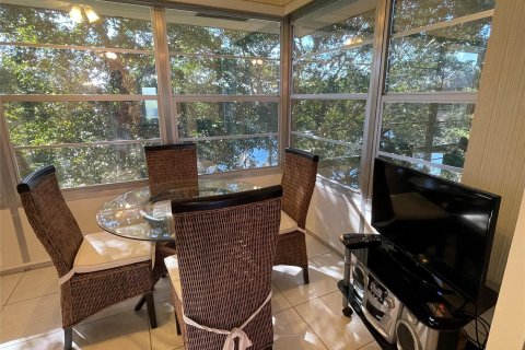 Copropriété à vendre à Lauderdale Lakes, Floride: 2 chambres, 87.7 m2 № 948951 - photo 30