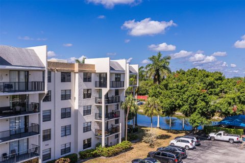 Copropriété à vendre à Tamarac, Floride: 2 chambres, 95.69 m2 № 1223319 - photo 15