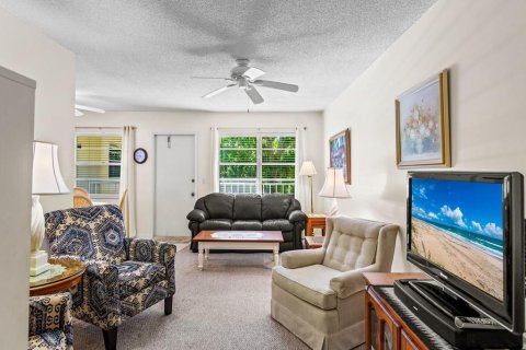 Condo in Vero Beach, Florida, 1 bedroom  № 1222809 - photo 23