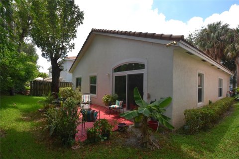 Villa ou maison à vendre à Hollywood, Floride: 3 chambres, 147.71 m2 № 1223320 - photo 13