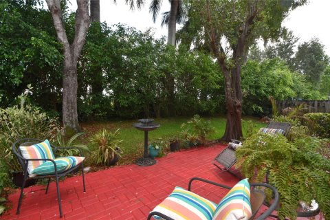 House in Hollywood, Florida 3 bedrooms, 147.71 sq.m. № 1223320 - photo 18