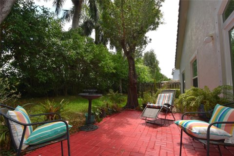 House in Hollywood, Florida 3 bedrooms, 147.71 sq.m. № 1223320 - photo 17