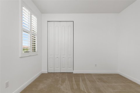 Casa en venta en Coconut Creek, Florida, 5 dormitorios, 366.41 m2 № 1222807 - foto 3