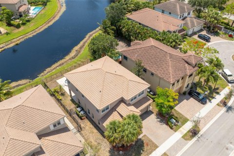 Casa en venta en Coconut Creek, Florida, 5 dormitorios, 366.41 m2 № 1222807 - foto 17