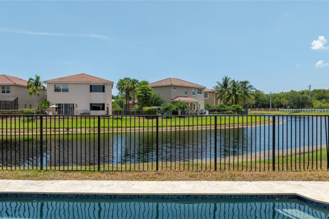 Casa en venta en Coconut Creek, Florida, 5 dormitorios, 366.41 m2 № 1222807 - foto 23