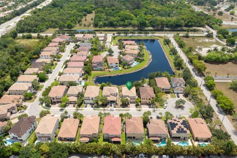 Casa en venta en Coconut Creek, Florida, 5 dormitorios, 366.41 m2 № 1222807 - foto 19