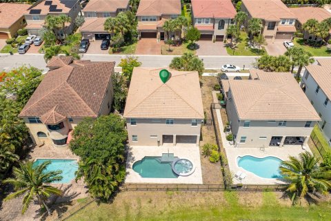Casa en venta en Coconut Creek, Florida, 5 dormitorios, 366.41 m2 № 1222807 - foto 16