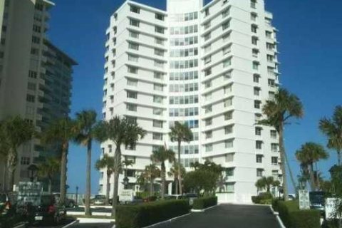 Condo in Fort Lauderdale, Florida, 2 bedrooms  № 1174635 - photo 1