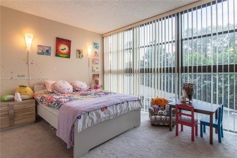 Copropriété à vendre à Hallandale Beach, Floride: 2 chambres, 132.85 m2 № 886300 - photo 11
