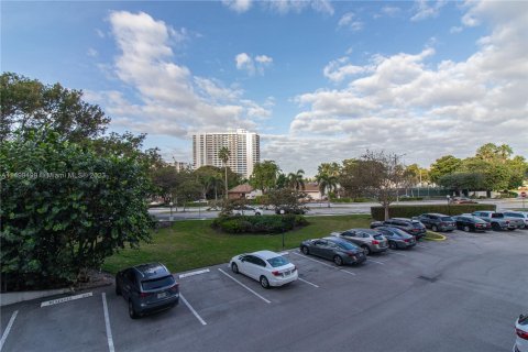 Condominio en venta en Hallandale Beach, Florida, 2 dormitorios, 132.85 m2 № 886300 - foto 29