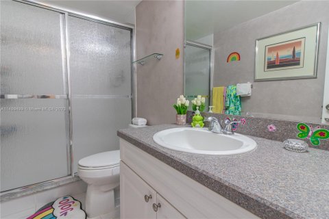 Condominio en venta en Hallandale Beach, Florida, 2 dormitorios, 132.85 m2 № 886300 - foto 14