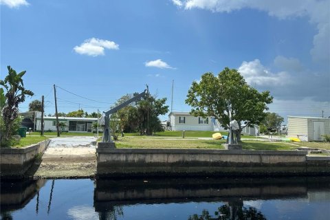 Land in Port Charlotte, Florida № 1323744 - photo 1