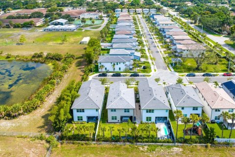 Villa ou maison à vendre à Delray Beach, Floride: 4 chambres, 232.16 m2 № 1207835 - photo 5