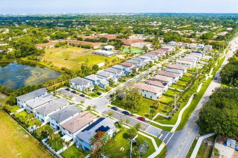 Villa ou maison à vendre à Delray Beach, Floride: 4 chambres, 232.16 m2 № 1207835 - photo 1