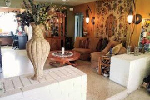 Villa ou maison à vendre à Hollywood, Floride: 2 chambres, 110.93 m2 № 1207836 - photo 12