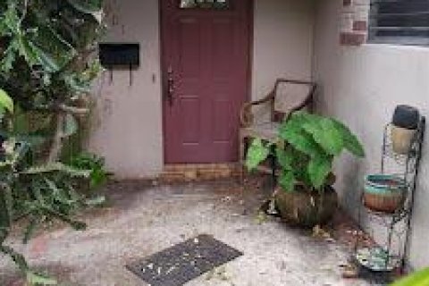 House in Hollywood, Florida 2 bedrooms, 110.93 sq.m. № 1207836 - photo 21