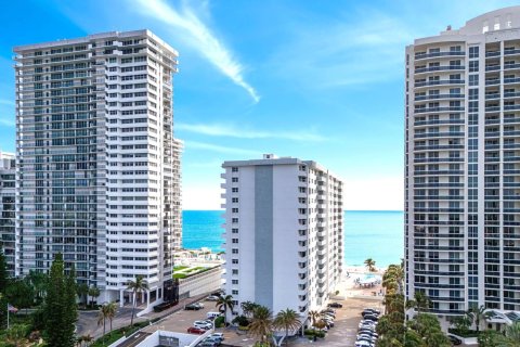 Condo in Fort Lauderdale, Florida, 2 bedrooms  № 968369 - photo 2