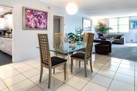 Condo in Fort Lauderdale, Florida, 2 bedrooms  № 968369 - photo 27