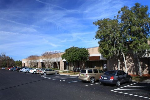 Immobilier commercial à louer à Ocala, Floride: 661.93 m2 № 311309 - photo 2