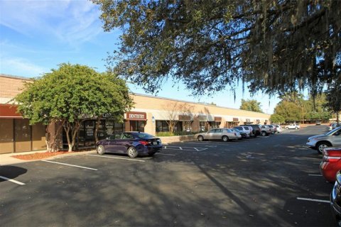 Immobilier commercial à louer à Ocala, Floride: 661.93 m2 № 311309 - photo 1