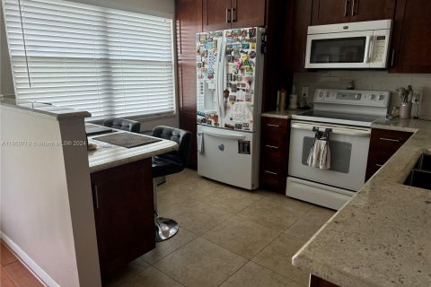 Condo in Coconut Creek, Florida, 2 bedrooms  № 1332831 - photo 13