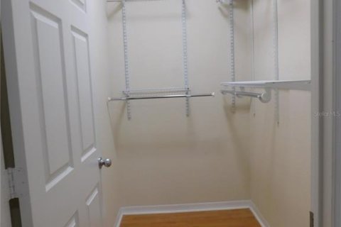 Condo in Orlando, Florida, 2 bedrooms  № 1308808 - photo 27