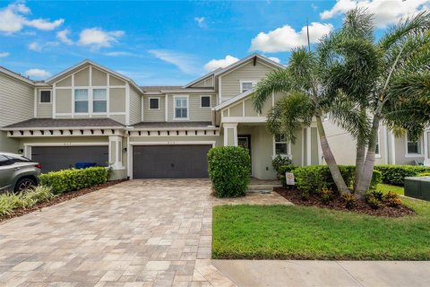 Touwnhouse à vendre à Palm Harbor, Floride: 4 chambres, 231.61 m2 № 1360988 - photo 1