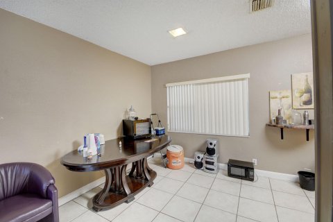 Propiedad comercial en venta en Delray Beach, Florida, 215.63 m2 № 273534 - foto 30