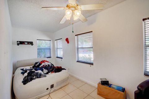 Propiedad comercial en venta en Delray Beach, Florida, 215.63 m2 № 273534 - foto 24