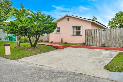 House in Homestead, Florida 3 bedrooms, 114.92 sq.m. № 1423572 - photo 2