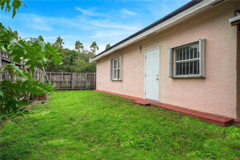 House in Homestead, Florida 3 bedrooms, 114.92 sq.m. № 1423572 - photo 3