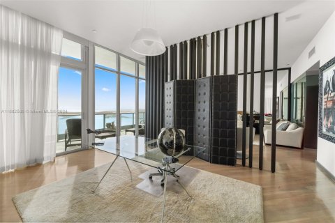 Condominio en venta en Miami, Florida, 4 dormitorios, 358.6 m2 № 1429808 - foto 11