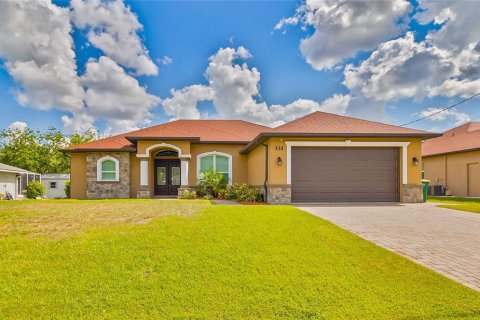 Villa ou maison à louer à Port Charlotte, Floride: 3 chambres, 183.3 m2 № 1358193 - photo 1