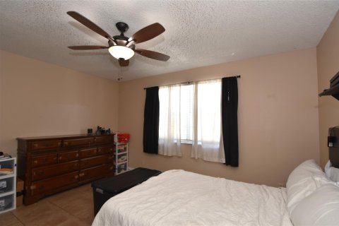 Condo in Pembroke Pines, Florida, 1 bedroom  № 1079660 - photo 17