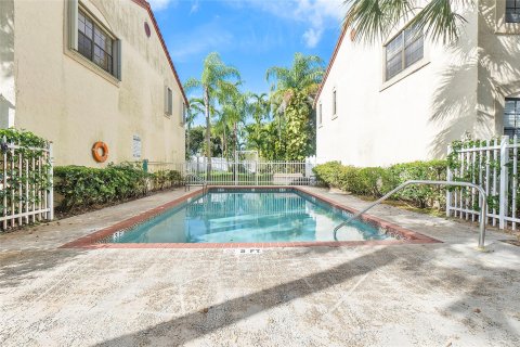 Condominio en venta en Coral Springs, Florida, 2 dormitorios, 79.9 m2 № 860371 - foto 4
