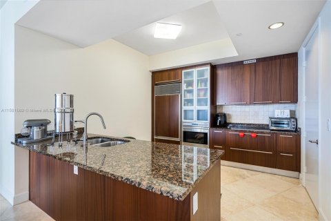 Condo in Sunny Isles Beach, Florida, 3 bedrooms  № 911649 - photo 5