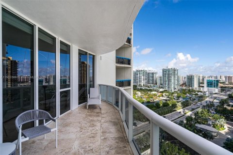 Condo in Sunny Isles Beach, Florida, 3 bedrooms  № 911649 - photo 21