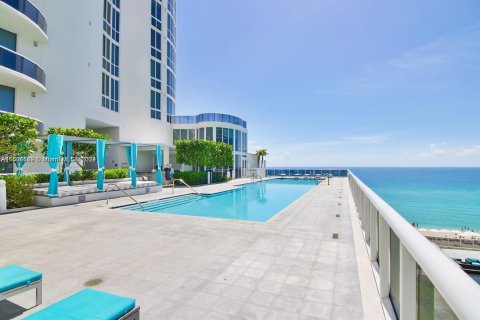 Condo in Sunny Isles Beach, Florida, 3 bedrooms  № 911649 - photo 30