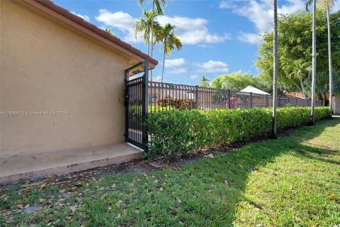 Townhouse in Pembroke Pines, Florida 2 bedrooms, 90.67 sq.m. № 1209025 - photo 20