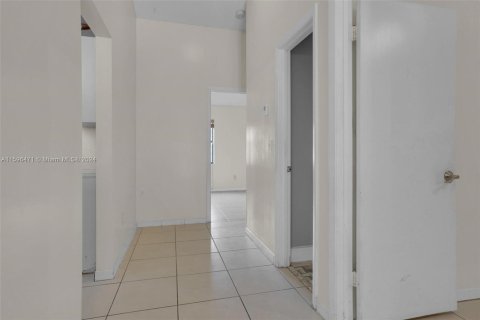 Touwnhouse à vendre à Pembroke Pines, Floride: 2 chambres, 90.67 m2 № 1209025 - photo 24