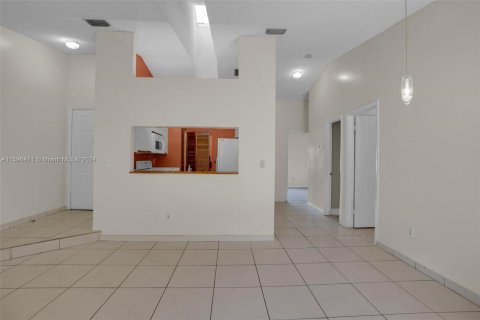 Touwnhouse à vendre à Pembroke Pines, Floride: 2 chambres, 90.67 m2 № 1209025 - photo 16