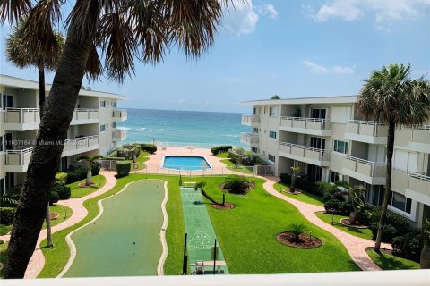 Condominio en venta en Hillsboro Beach, Florida, 2 dormitorios, 87.33 m2 № 1228227 - foto 1