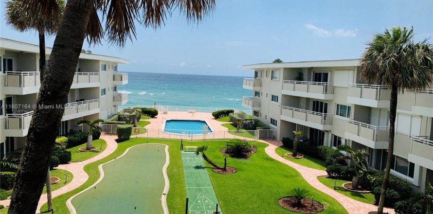 Condominio en Hillsboro Beach, Florida, 2 dormitorios  № 1228227