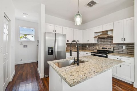 Casa en venta en Tampa, Florida, 3 dormitorios, 146.97 m2 № 1250721 - foto 4